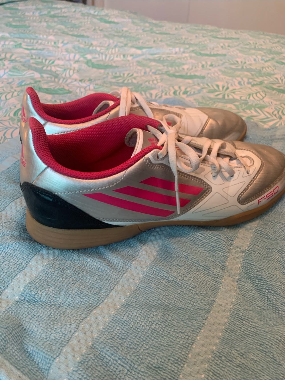Adidas F50 Silver and Pink Low-Profile Indoor Women’s Soccer Shoes 9-1/2